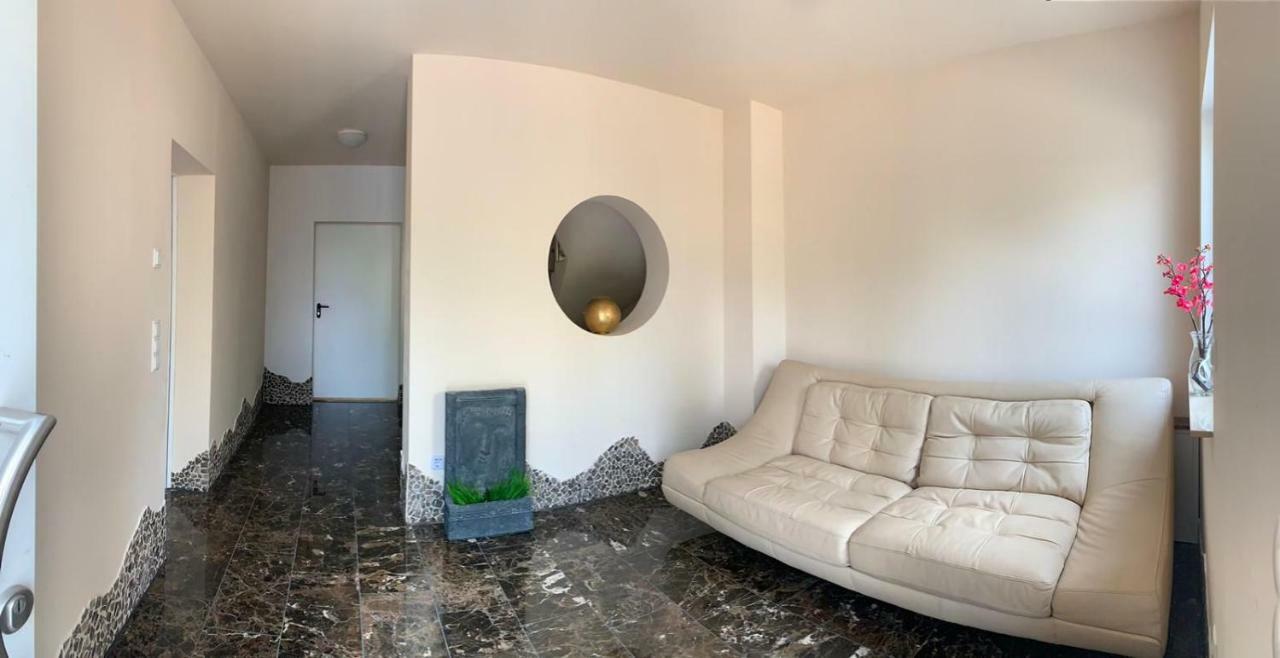 Villa-Seerose Köln Exteriör bild
